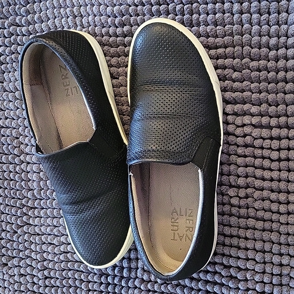 NATURALIZER LOAFER SIZE 6.5